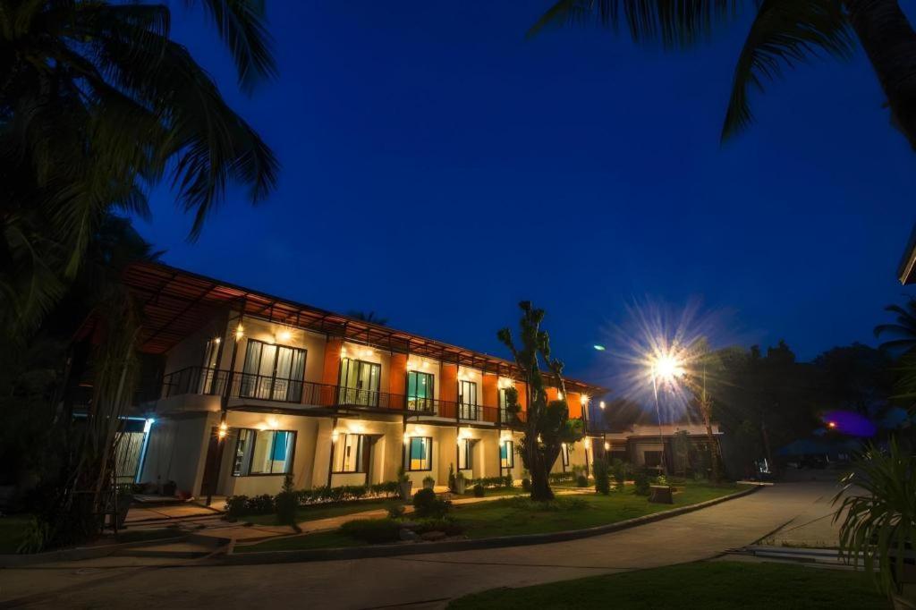 Seesea Resort Satun Bagian luar foto