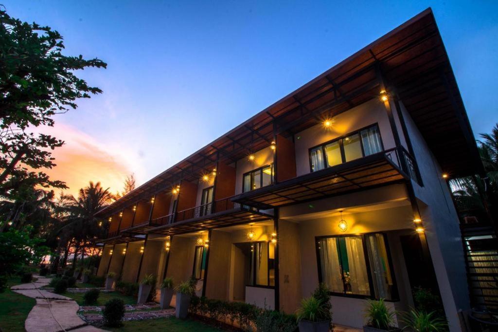 Seesea Resort Satun Bagian luar foto