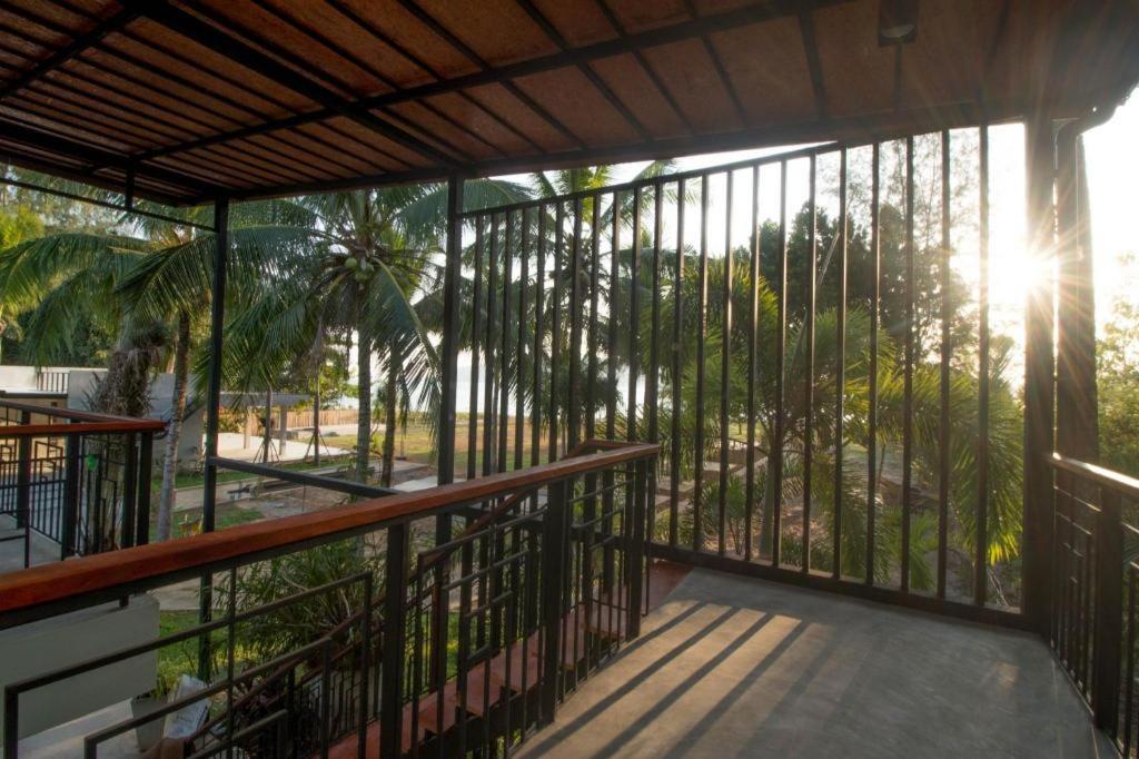 Seesea Resort Satun Bagian luar foto