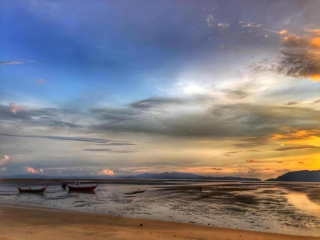 Seesea Resort Satun Bagian luar foto