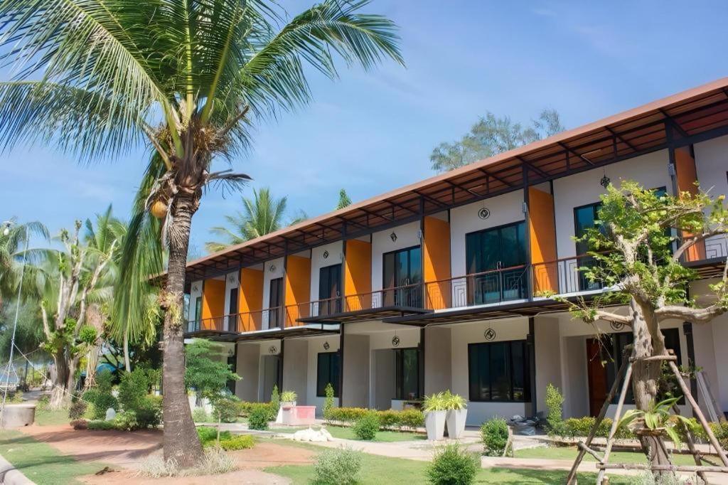 Seesea Resort Satun Bagian luar foto