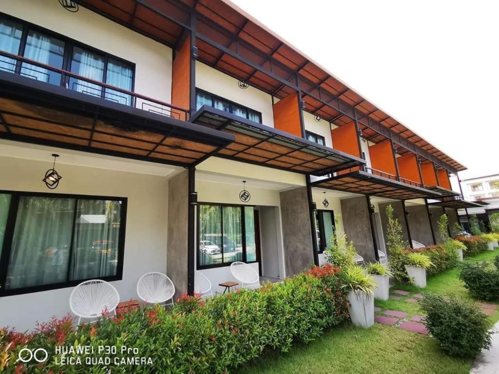 Seesea Resort Satun Bagian luar foto