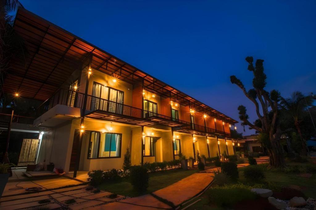 Seesea Resort Satun Bagian luar foto